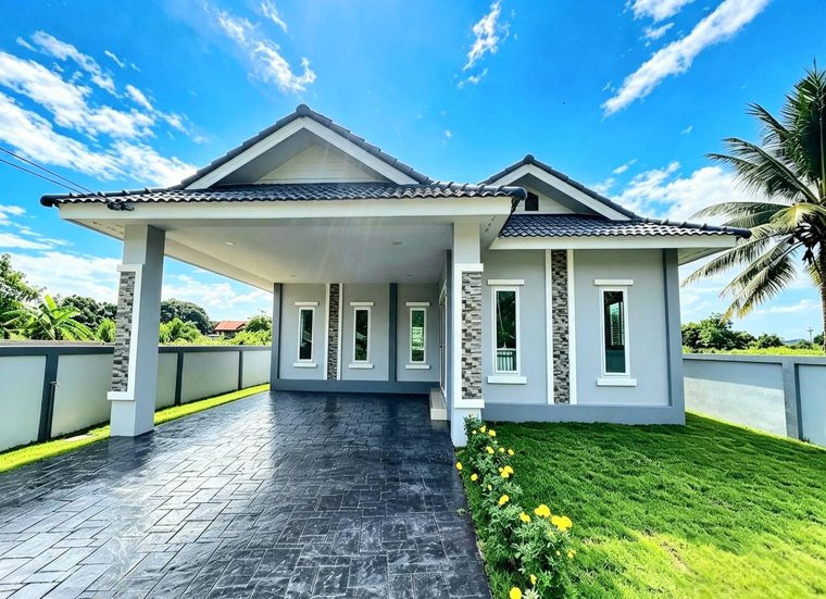 หน้าบ้านเดี่ยว โครงการบ้านหนองเต่าคำ ประกอบเรื่องโปรโมชั่นฟรีค่าโอน